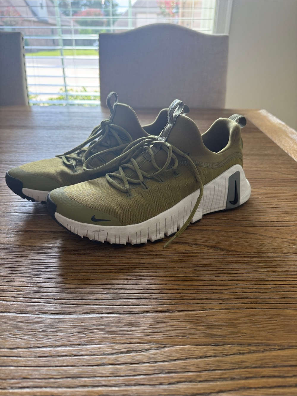 Nike Men’s metcon Olive Green Athletic Sneakers with White Sole